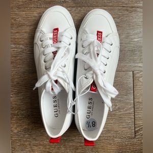 COPY - GUESS WHITE SNEAKERS